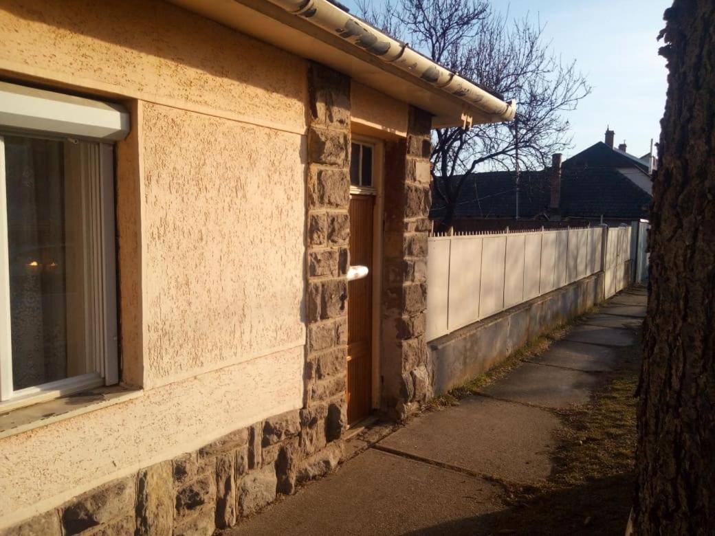 Appartement Kert Oevezeti Lakas à Gyöngyös Extérieur photo