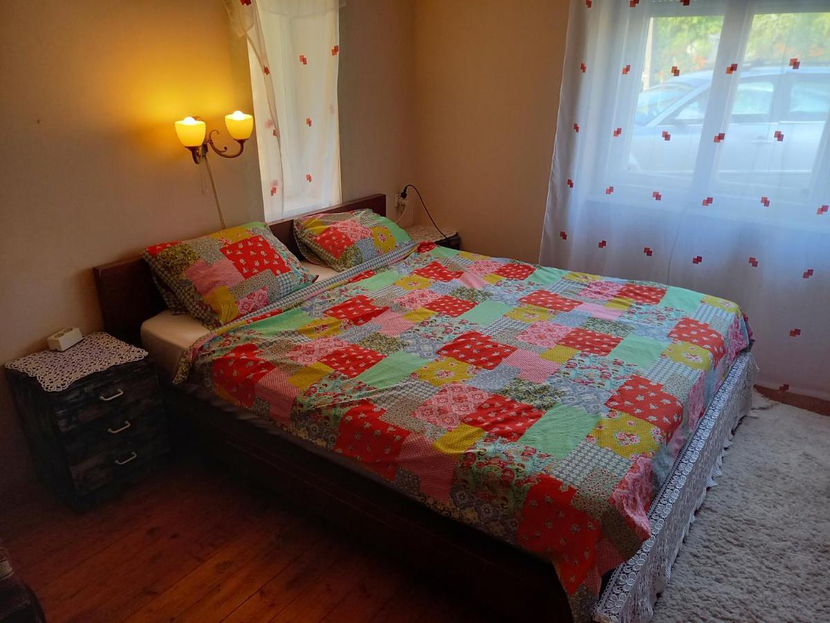 Appartement Kert Oevezeti Lakas à Gyöngyös Extérieur photo